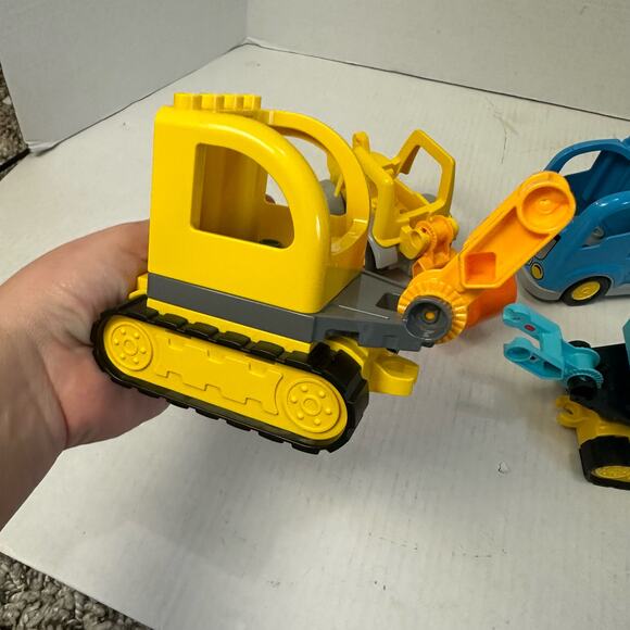 Duplo Lot of 4 Vehicles Construction Truck Digger Cars Hinges Arms - Picture 4 of 6